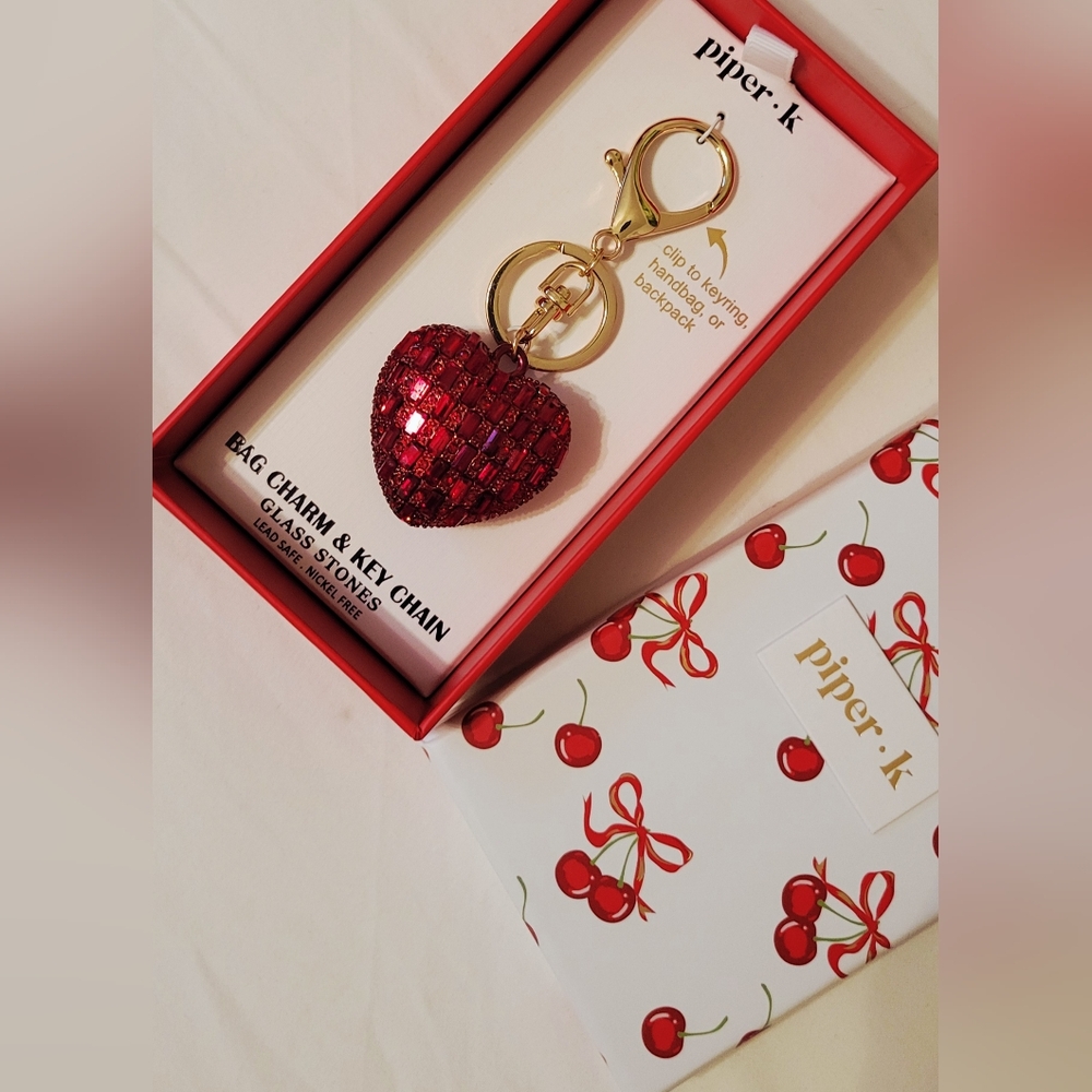 Viral TikTok Piper K Big Red Heart Glass Stone Bag Charm and Key Chain NWT NIB - Picture 4 of 8
